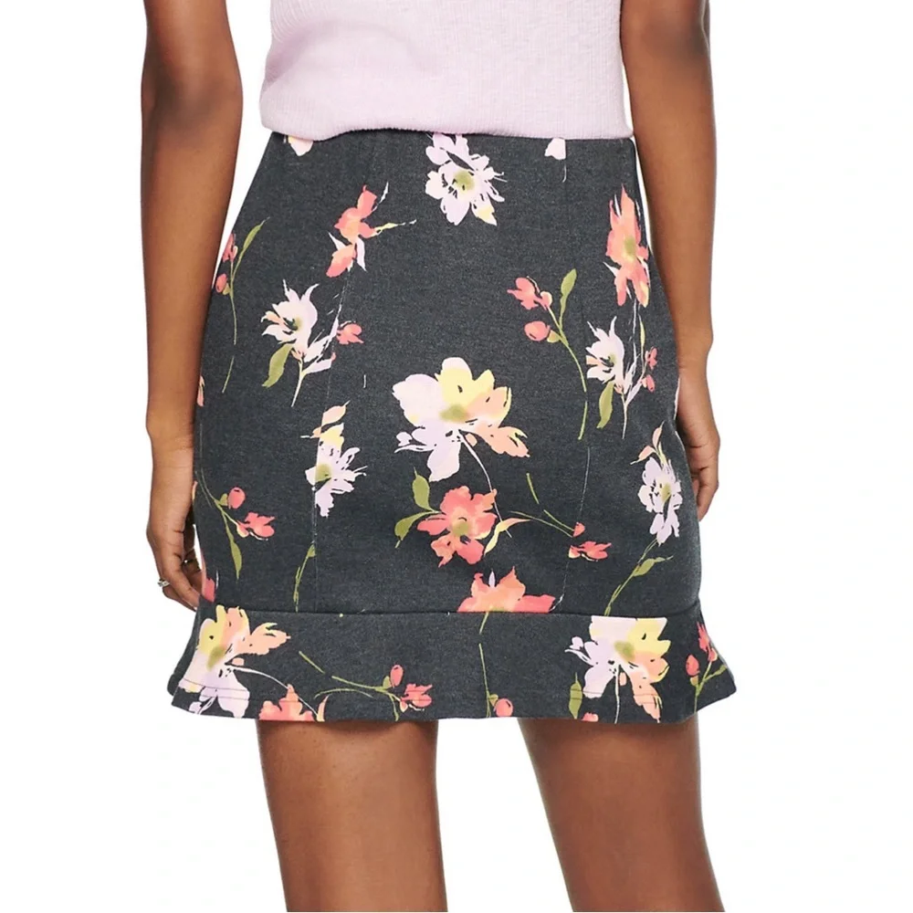 NWT SO Simple Ruffle Flounce Mini Skirt Black Juniors Size XS